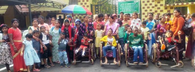 Group photo of children with disabilities – Ruchika Bodhi Project